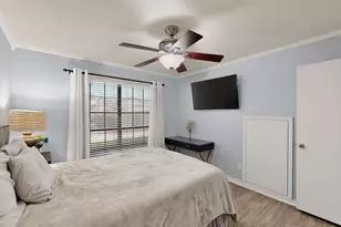 324 W Harwood Rd, Hurst, TX 76054 - Photo 17