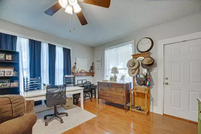 801 N McKinney Street, Ennis, TX 75119 - Photo 5