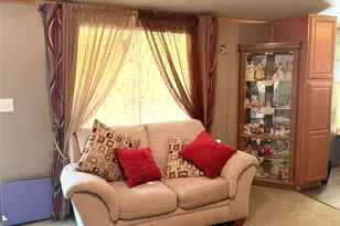 529 Neely Ln, Joshua, TX 76058 - Photo 5