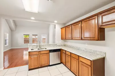 501 W Leland Avenue, McKinney, TX 75069 - Photo 5