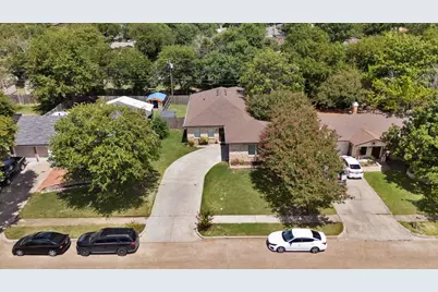829 Lexington Drive, Lancaster, TX 75134 - Photo 5