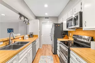 1707 Marsh Ln, Carrollton, TX 75006 - Photo 9