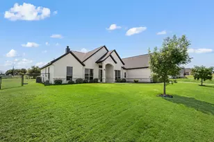 313 Oak Mdw Ln, Weatherford, TX 76085 - Photo 3