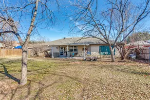 723 N Ray St, Alvarado, TX 76009 - Photo 25