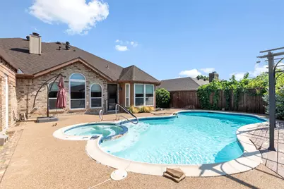 622 Meadowcrest Drive, Highland Village, TX 75077 - Photo 1