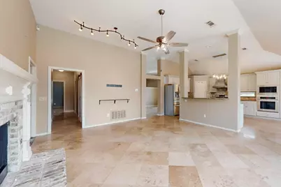 622 Meadowcrest Drive, Highland Village, TX 75077 - Photo 11