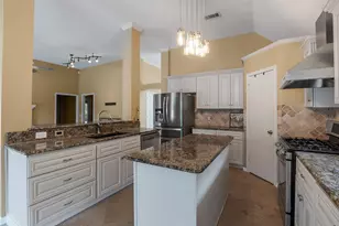 622 Meadowcrest Dr, Highland Village, TX 75077 - Photo 19