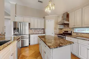622 Meadowcrest Dr, Highland Village, TX 75077 - Photo 13