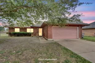 512 Bluebird Ln, Red Oak, TX 75154 - Photo 1