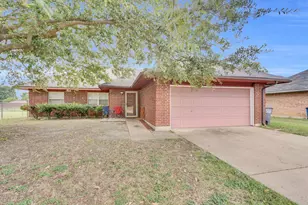 512 Bluebird Ln, Red Oak, TX 75154 - Photo 7