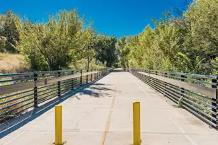 7450 Holly Hill Dr, Dallas, TX 75231 - Photo 37