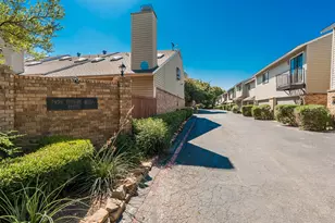 7450 Holly Hill Dr, Dallas, TX 75231 - Photo 31