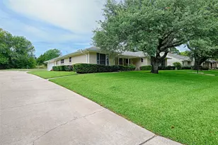 24 Mullaney St, Greenville, TX 75402 - Photo 7