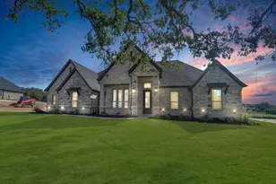 1048 Arbor Vista Dr, Azle, TX 76020 - Photo 1