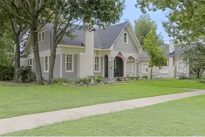 311 E Marvin Avenue, Waxahachie, TX 75165 - Photo 1