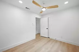 6912 Town N Dr, Dallas, TX 75231 - Photo 27