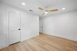 6912 Town N Dr, Dallas, TX 75231 - Photo 31