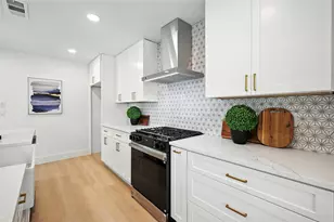 6912 Town N Dr, Dallas, TX 75231 - Photo 9