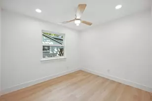 6912 Town N Dr, Dallas, TX 75231 - Photo 25