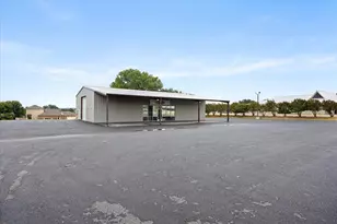 1817 S Morgan St, Granbury, TX 76048 - Photo 1