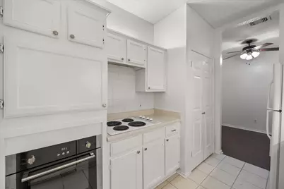 2105 Count Fleet Drive #202, Arlington, TX 76011 - Photo 17