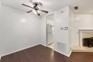 2105 Count Fleet Dr, Arlington, TX 76011 - Photo 11