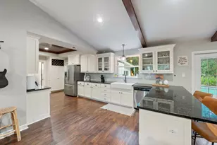 518 W Kansas St, Van, TX 75790 - Photo 7