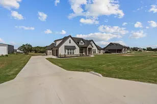 381 Oak Mdw Ln, Weatherford, TX 76085 - Photo 3