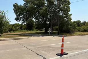 4560 N University Hills Blvd, Lancaster, TX 75134 - Photo 1