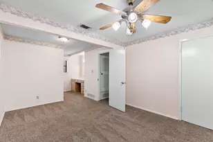 724 E Main St, Pilot Point, TX 76258 - Photo 17