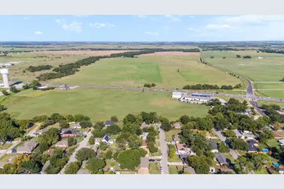 724 E Main Street, Pilot Point, TX 76258 - Photo 27
