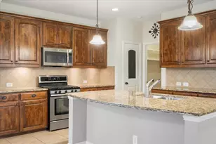 205 Vagon Castle Ln, Lewisville, TX 75056 - Photo 13