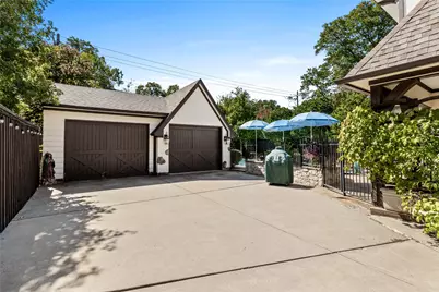 5910 Velasco Avenue, Dallas, TX 75206 - Photo 35