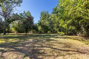 2405 Meadow Ln, Grand Prairie, TX 75050 - Photo 27