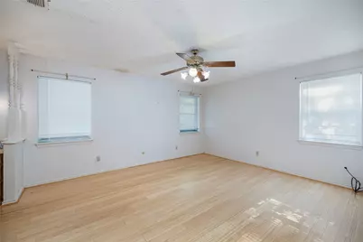 2405 Meadow Lane, Grand Prairie, TX 75050 - Photo 19