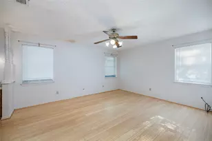 2405 Meadow Ln, Grand Prairie, TX 75050 - Photo 19