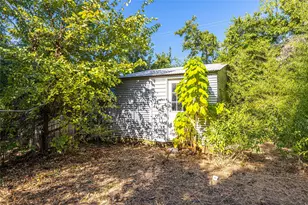 2405 Meadow Ln, Grand Prairie, TX 75050 - Photo 35