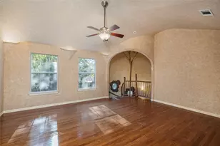 2405 Meadow Ln, Grand Prairie, TX 75050 - Photo 17