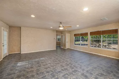 2405 Meadow Lane, Grand Prairie, TX 75050 - Photo 15