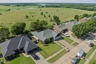 1207 Louise Ln, Ennis, TX 75119 - Photo 25