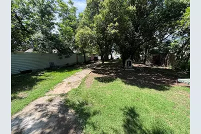 438 McLean Avenue, Dallas, TX 75211 - Photo 1