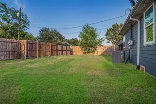 302 N Front St, Savoy, TX 75479 - Photo 33