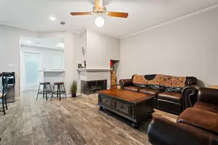 404 Pebble Way, Arlington, TX 76006 - Photo 3