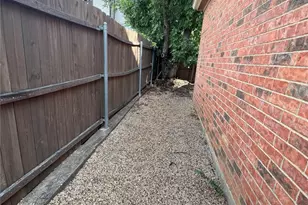 2507 Plumgrove Cir, Arlington, TX 76006 - Photo 15