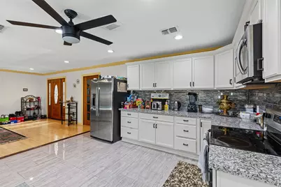 100 Countryside Drive, Arlington, TX 76014 - Photo 11