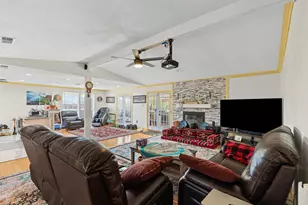 100 Countryside Dr, Arlington, TX 76014 - Photo 9