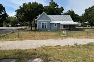 811 W 8th St, Cisco, TX 76437 - Photo 5