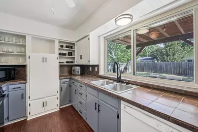 1415 Kings Row, Denton, TX 76209 - Photo 11