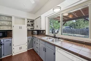 1415 Kings Row, Denton, TX 76209 - Photo 11