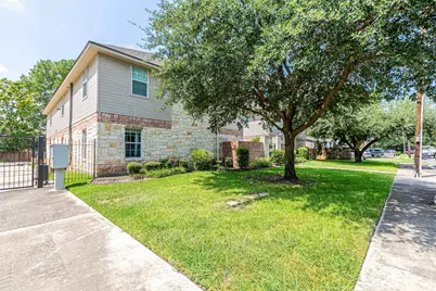 2011 S 7th Street #3, Waco, TX 76706 - Photo 3